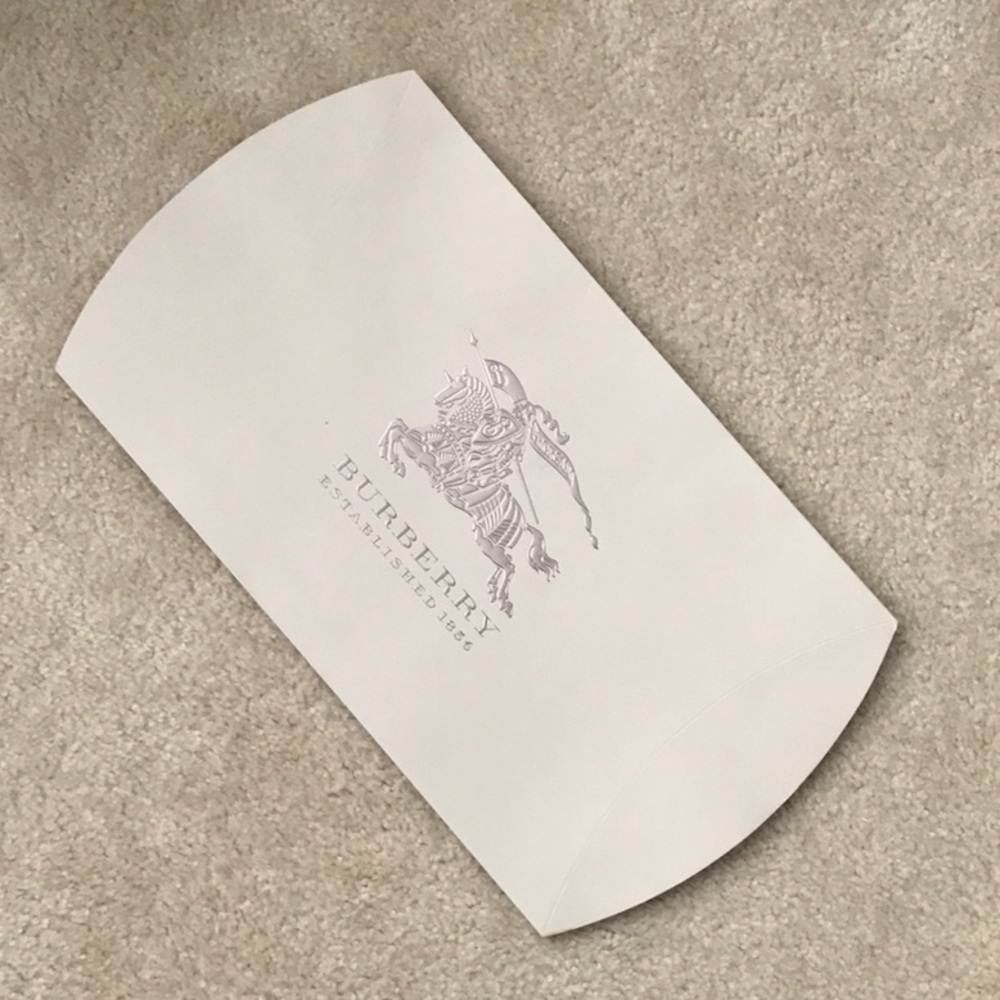 Burberry Pillow Box